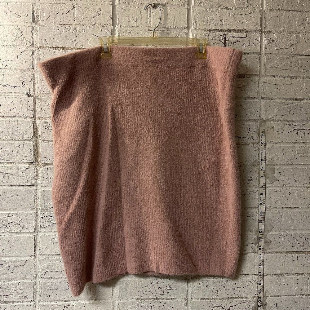 Express Pink Fuzzy Strechy pencil skirt Plus Size Curvy 3X